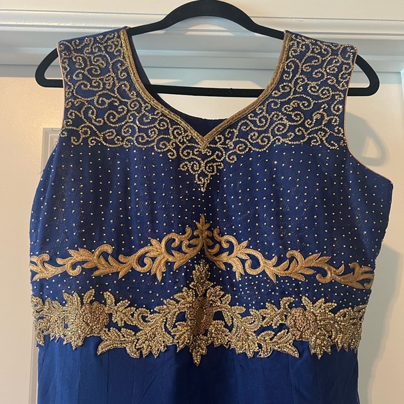 Indian 3-piece anarkali in dark blue and gold - Picture 3 of 5